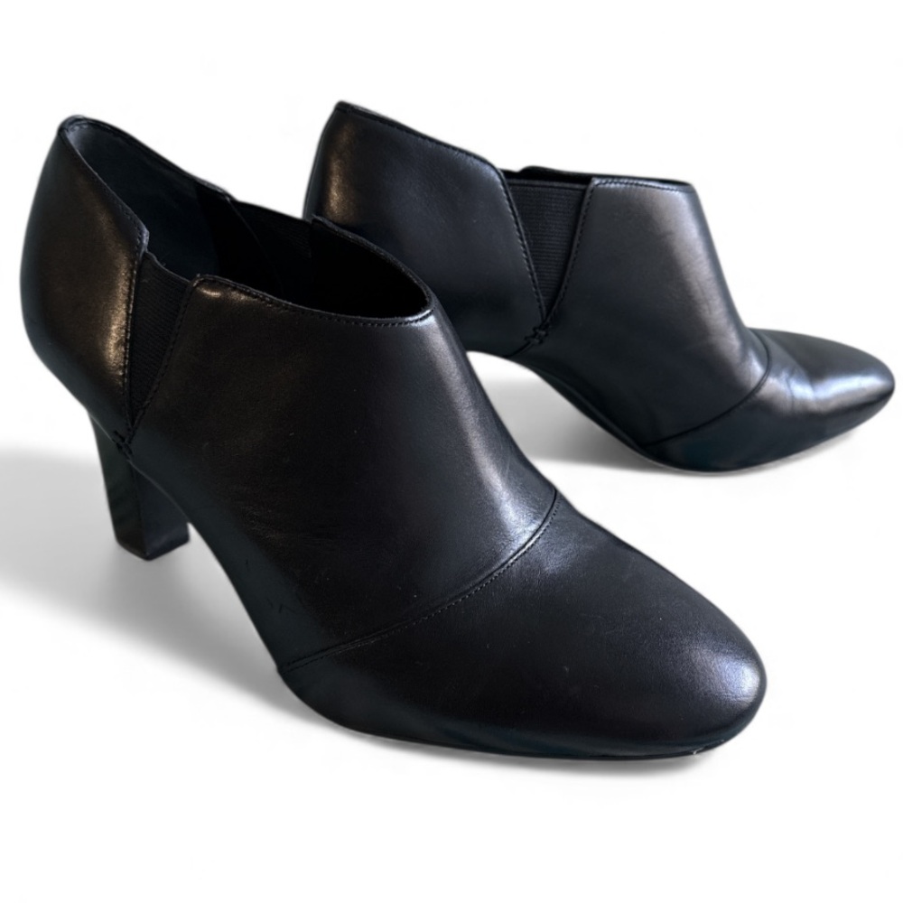 Lauren Ralph Lauren Leather Ankle Booties Minimalist Black Slip‑On Heels Size 8